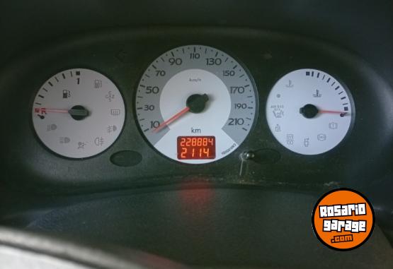 Autos - Renault CLIO 2009 Nafta 228000Km - En Venta