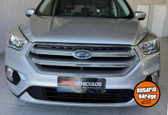 Autos - Ford Kuga 2017 Nafta 130723Km - En Venta