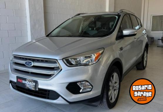 Autos - Ford Kuga 2017 Nafta 130723Km - En Venta