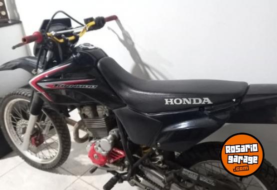 Motos - Honda Tornado 250 2016 Nafta 21000Km - En Venta