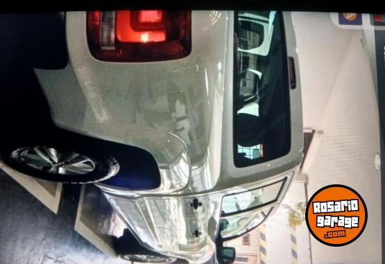 Camionetas - Volkswagen Amarok trendline 140cv 2. 2023 Diesel 14000Km - En Venta