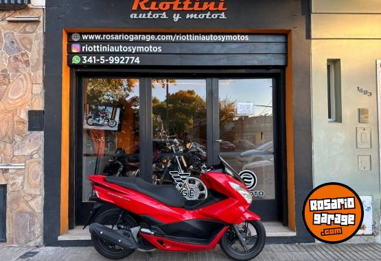 Motos - Honda PCX 150 2017 Nafta 9800Km - En Venta