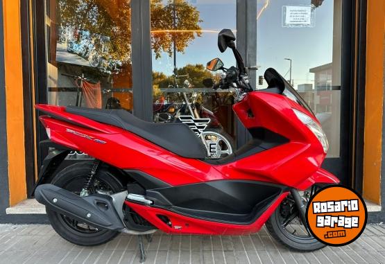 Motos - Honda PCX 150 2017 Nafta 9800Km - En Venta