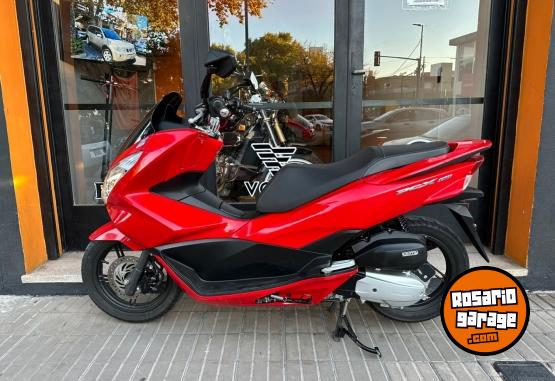 Motos - Honda PCX 150 2017 Nafta 9800Km - En Venta