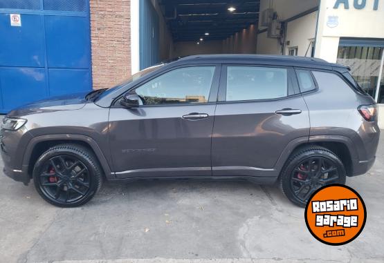 Camionetas - Jeep COMPASS 2.0T BLACKHAWK AT 2025 Nafta 11000Km - En Venta