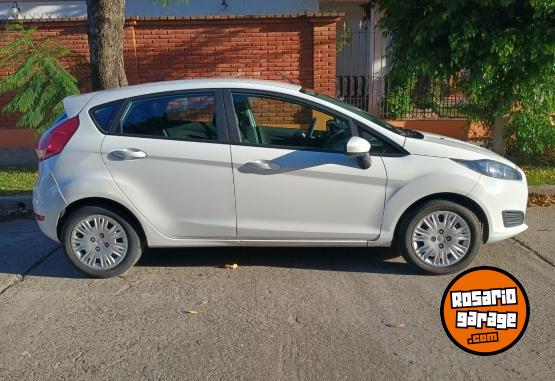 Autos - Ford Fiesta Kinetic 2016 Nafta 77000Km - En Venta