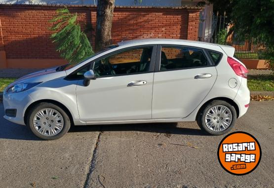 Autos - Ford Fiesta Kinetic 2016 Nafta 77000Km - En Venta