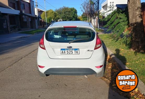 Autos - Ford Fiesta Kinetic 2016 Nafta 77000Km - En Venta
