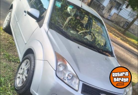 Autos - Ford Fiesta 2009 Nafta 250000Km - En Venta