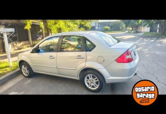 Autos - Ford Fiesta 2009 Nafta 250000Km - En Venta