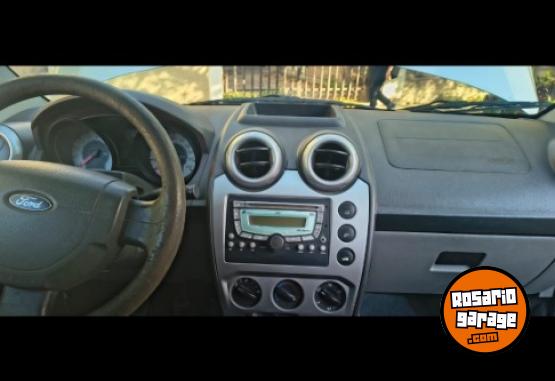 Autos - Ford Fiesta 2009 Nafta 250000Km - En Venta