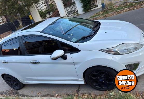 Autos - Ford Fiesta Kinetic Titanium 2012 Nafta 174000Km - En Venta