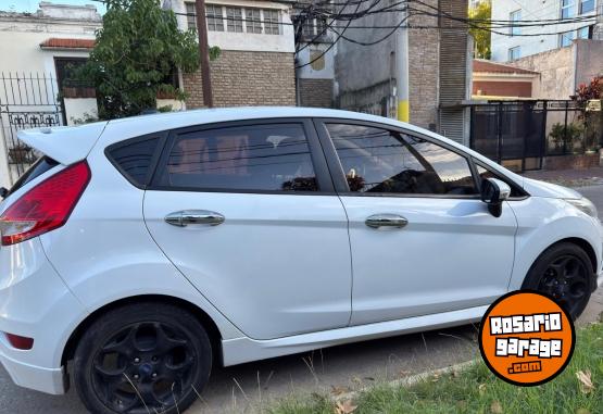 Autos - Ford Fiesta Kinetic Titanium 2012 Nafta 174000Km - En Venta