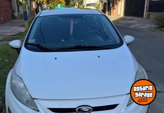 Autos - Ford Fiesta Kinetic Titanium 2012 Nafta 174000Km - En Venta