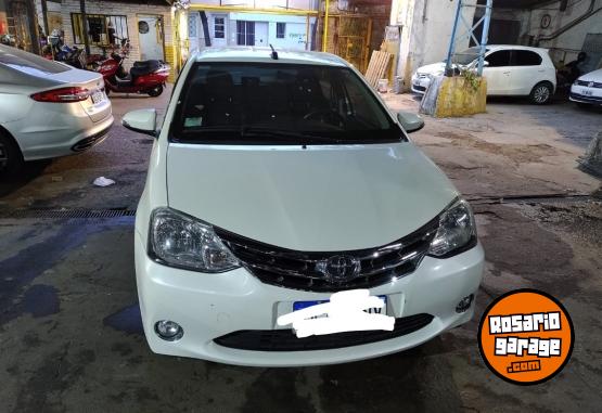 Autos - Toyota Etios Platinum 2016 Nafta 83600Km - En Venta