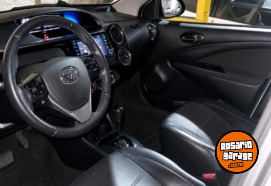 Autos - Toyota Etios Platinum 2016 Nafta 83600Km - En Venta