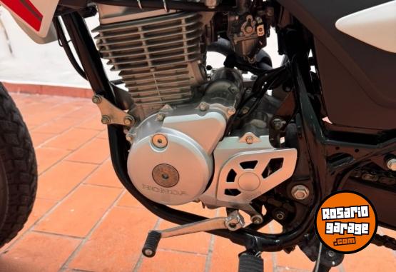 Motos - Honda XR 2024 Nafta 9900Km - En Venta