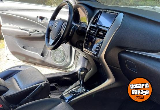 Autos - Toyota Yaris Xls Pack 2021 Nafta 98000Km - En Venta