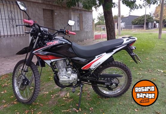 Motos - Corven Triax 150 2024 Nafta 600Km - En Venta