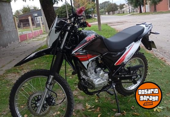 Motos - Corven Triax 150 2024 Nafta 600Km - En Venta