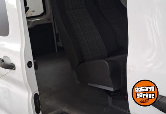 Utilitarios - Ford Transi 2020 Diesel 150000Km - En Venta