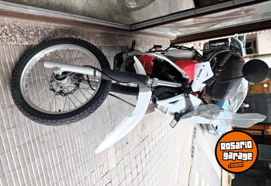 Motos - Honda Xr tornado 250 2015 Nafta 59000Km - En Venta
