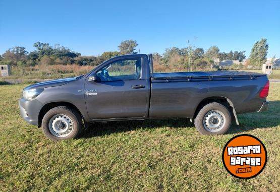 Camionetas - Toyota Hilux cabina simple 2019 Diesel 153000Km - En Venta