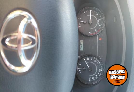 Camionetas - Toyota Hilux cabina simple 2019 Diesel 153000Km - En Venta
