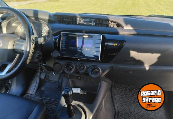 Camionetas - Toyota Hilux cabina simple 2019 Diesel 153000Km - En Venta