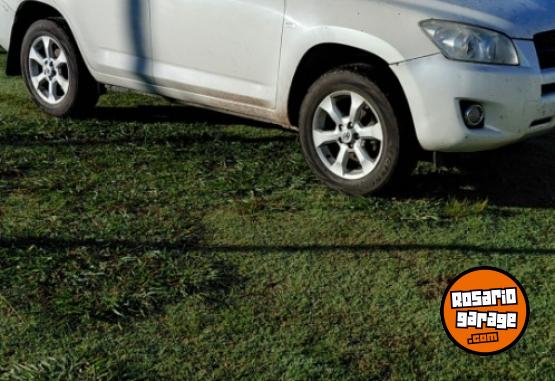 Camionetas - Toyota Rav 4 4x2 2011 Nafta 178000Km - En Venta