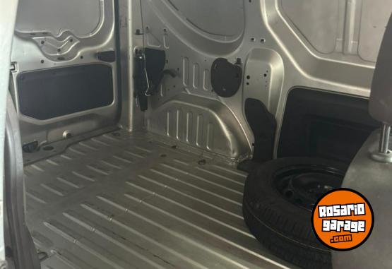 Utilitarios - Renault Kangoo Express Confort 2019 Diesel 90000Km - En Venta