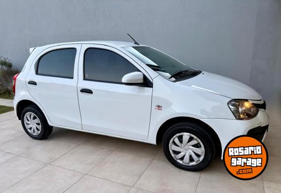 Autos - Toyota Etios 2018 Nafta 80000Km - En Venta