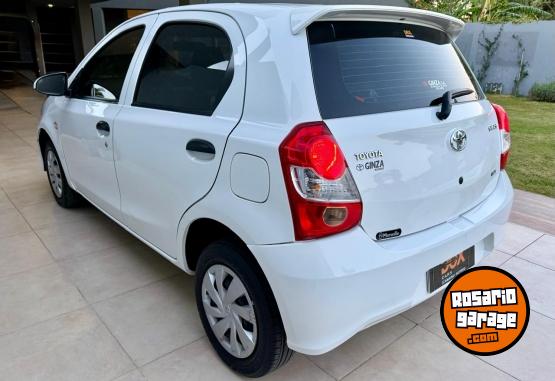 Autos - Toyota Etios 2018 Nafta 80000Km - En Venta