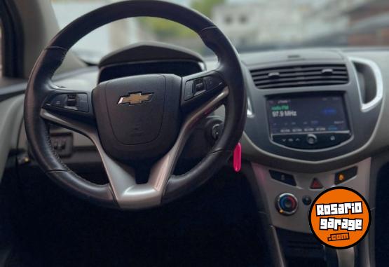 Autos - Chevrolet TRACKER LTZ+ AWD 1.8 2015 GNC 100000Km - En Venta