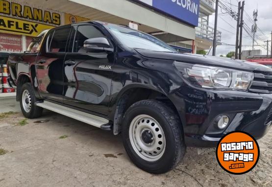 Autos - Toyota Hilux 2023 Diesel 100000Km - En Venta