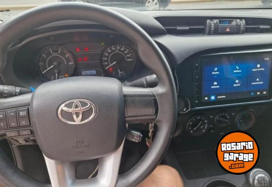 Autos - Toyota Hilux 2023 Diesel 100000Km - En Venta