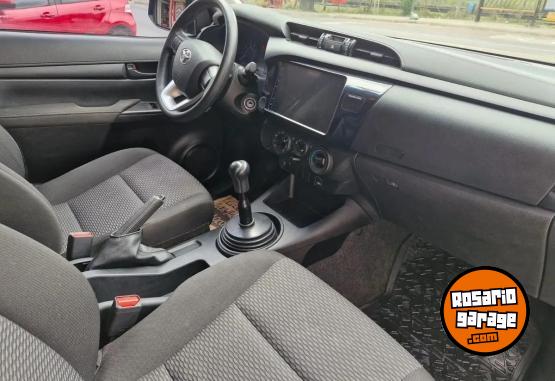Autos - Toyota Hilux 2023 Diesel 100000Km - En Venta