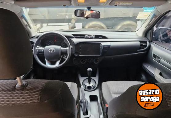 Autos - Toyota Hilux 2023 Diesel 100000Km - En Venta