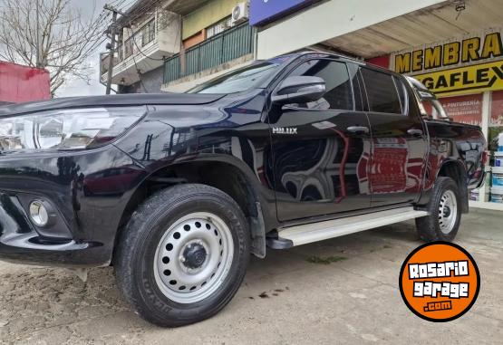 Autos - Toyota Hilux 2023 Diesel 100000Km - En Venta