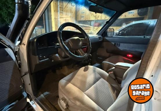 Camionetas - Toyota Hilux 4x4 1993 Diesel 511000Km - En Venta