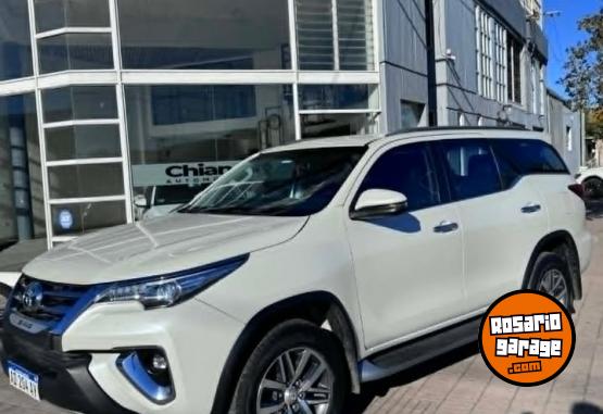 Camionetas - Toyota hilux sw4 2018 Diesel 135500Km - En Venta