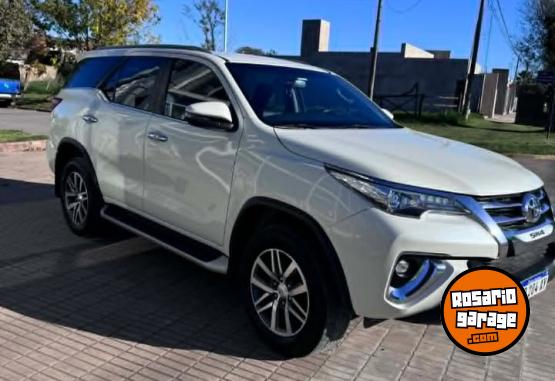 Camionetas - Toyota hilux sw4 2018 Diesel 135500Km - En Venta