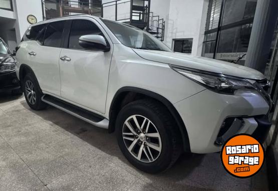 Camionetas - Toyota hilux sw4 2018 Diesel 135500Km - En Venta