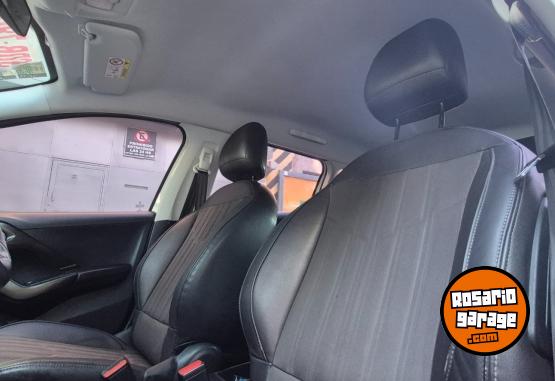 Autos - Peugeot 2008 feline tiptronic 2018 Nafta 164500Km - En Venta