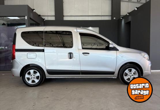Utilitarios - Renault Kangoo II Zen 1.6 2023 Nafta 17500Km - En Venta