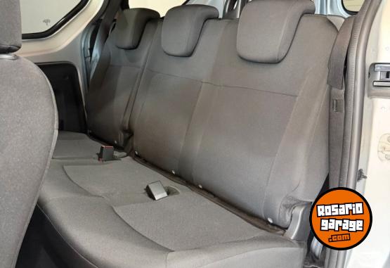 Utilitarios - Renault Kangoo II Zen 1.6 2023 Nafta 17500Km - En Venta