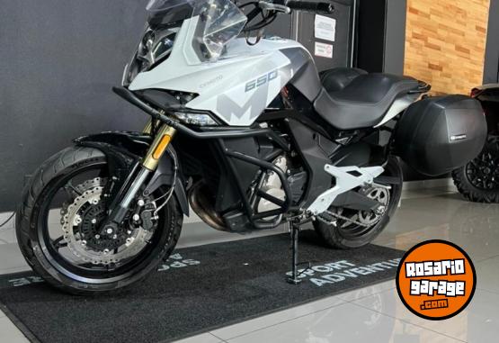 Motos - CF MT 650 2023 Nafta 15260Km - En Venta