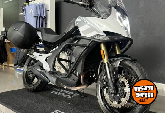Motos - CF MT 650 2023 Nafta 15260Km - En Venta