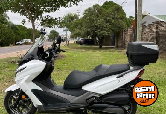 Motos - Kymco X-TOWN 250I 2024 Nafta 6950Km - En Venta