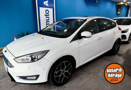 Autos - Ford Focus 5p titanium AT 2017 Nafta 117000Km - En Venta
